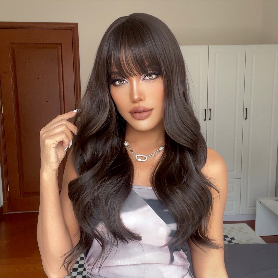 ANDRIA【WA-LA226-2】24 inches Synthetic Brown Wig With Bangs Natural Wave Wigs with Bangs Honey Brown Wigs Daily